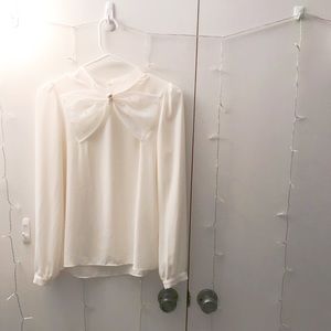 Cream white lace bow blouse🕊